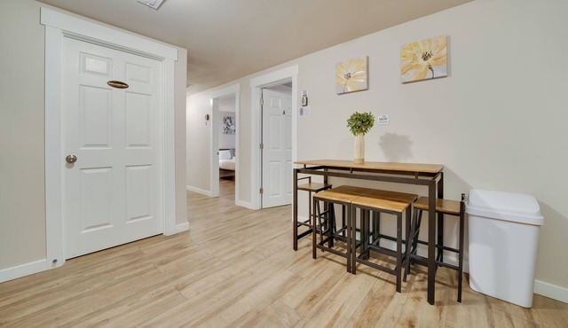 Walk to Light Rail: Quiet Judkins Park Home Base!