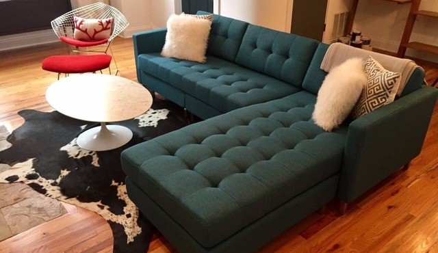 Walk to Lincoln Park, North Avenue Beach, and Second City! Lovely Old Town Charm! by AllSet Turnover