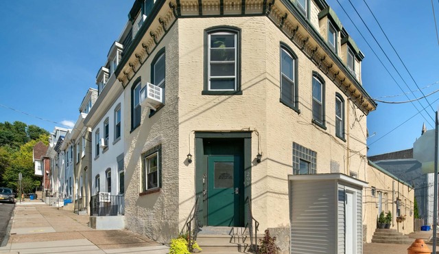Walk to Main St! Cozy 1BR Retreat Manayunk