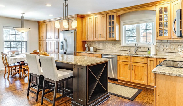 Walk to Main St & Parks: Zionsville Village Home