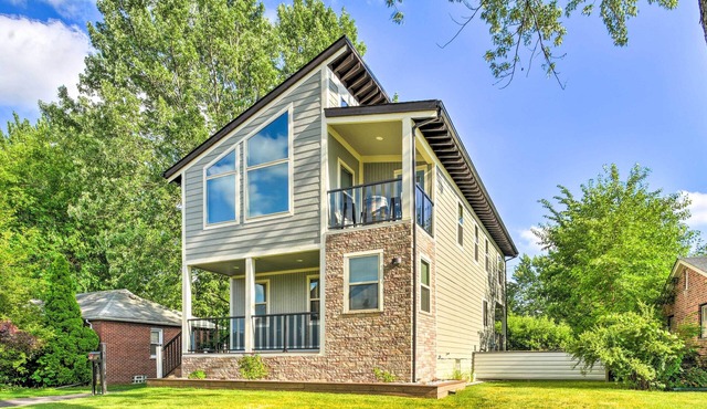 Walk to Main St! Sunny Clawson Home w/Yard
