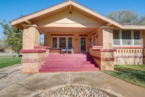 Walk to Main Street: Charming Roswell Home!