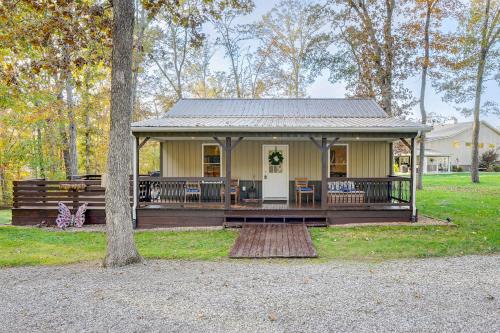 Walk to Marina and Beach Charming Home in Hardin