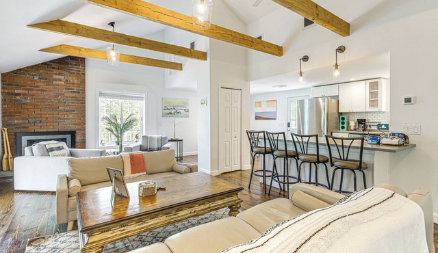 Walk to Marina & Boat Launch! Family Mashpee Home