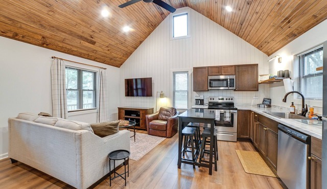 Walk to Marina: Springville Cabin w/Fire Pit!