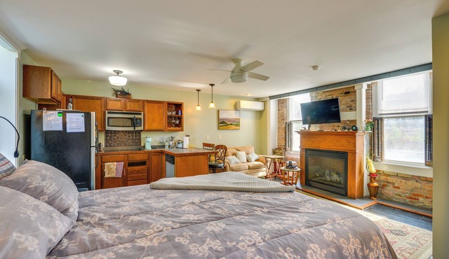 Walk to Marina: Downtown Sackets Harbor Getaway