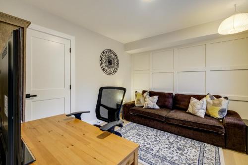 Walk to Metro and Downtown! Cozy Silver Spring Apt