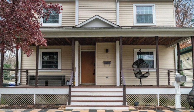 Walk to Metro-Near Washington DC-Amazon HQ-DCA Airport-Crystal City-Pentagon