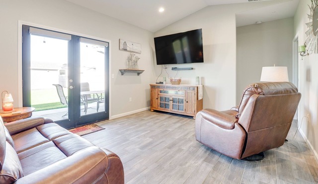 Walk to Moses Lake! Family Home w/Fenced Yard