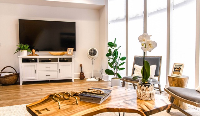 WALK TO NAPILI BAY A SANDY BEACH-3 BEDROOMS-PRIVATE HOT TUB ON LANAI-KAPALUA