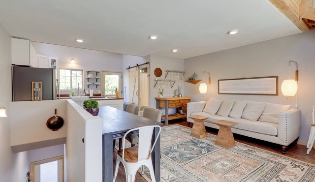 Walk to NAU & Dtwn Flagstaff: Studio w/Balcony!