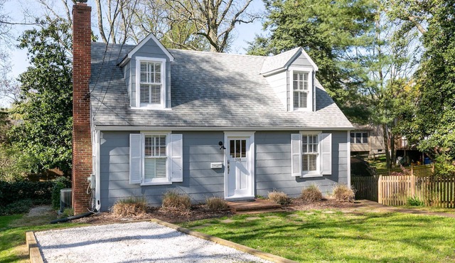 Walk to Navy stadium and restaurants from Captain’s Crossing Cape with Private deck and backyard