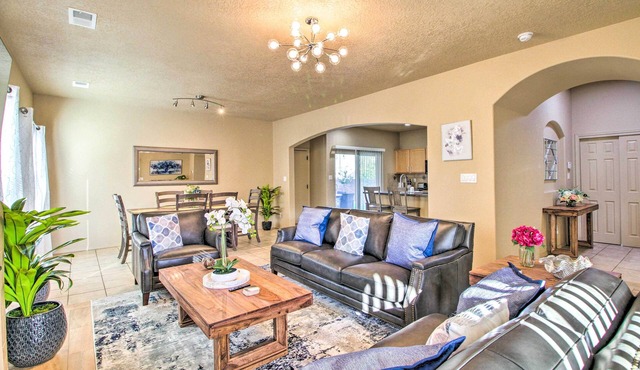 Walk to Netflix Studios: Updated ABQ Getaway!