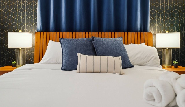 Walk to OSU/Short North~FREE Parking~Modern Luxe