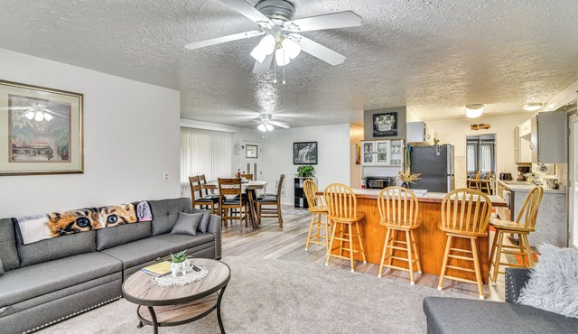 Walk to Park & Cowlitz River: Home w/Large Yard!