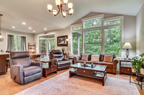 Walk to Park & Creekside Trails! Modern Sandy Home