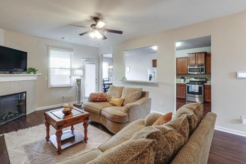 Walk to Park Peaceful Atlanta Townhome with Deck