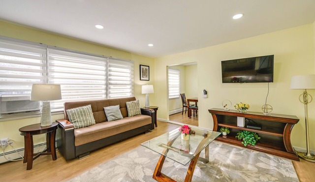 Walk to Park & Public Transit: Jersey City Apt