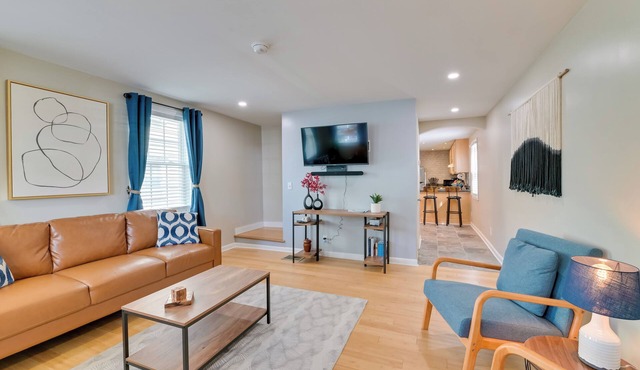 Walk to Parks & Dining: Cozy Canandaigua Home!