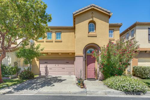 Walk to Parks & Dining: San Jose Family Home!