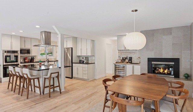 Walk to Pearl St | Hot Tub | Garden | Prime Location