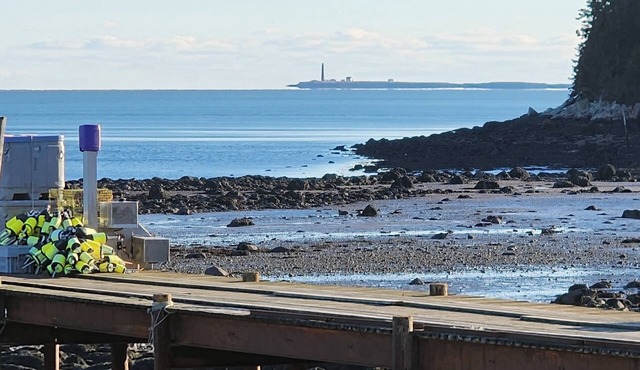 Walk to Pigeon Hill Bay: Coastal Maine Cottage