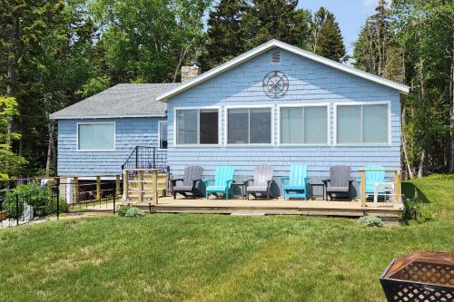 Walk to Pigeon Hill Bay: Coastal Maine Cottage