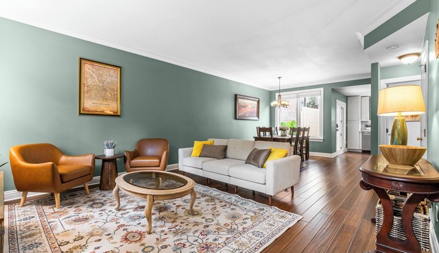 Walk to PNC & Acrisure, King Bed, Spa Baths, Outdoor Oasis, 2 Private Parking