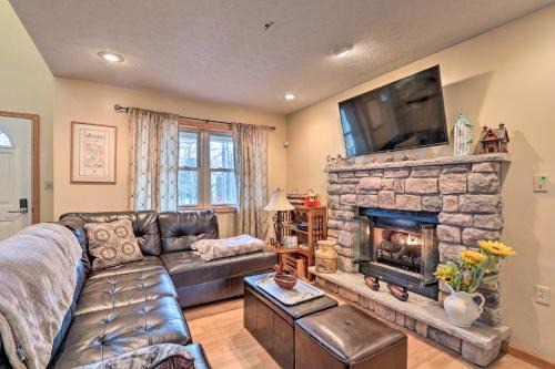 Walk to Pool & Lake: Albrightsville Vacation Home!