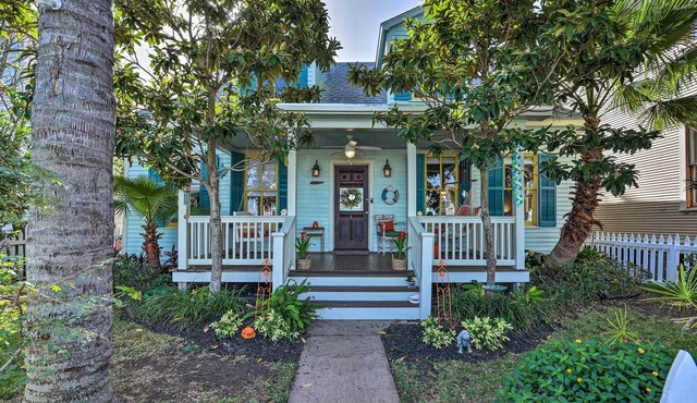 Walk to Poretto Beach: Tropical Oasis in Galveston