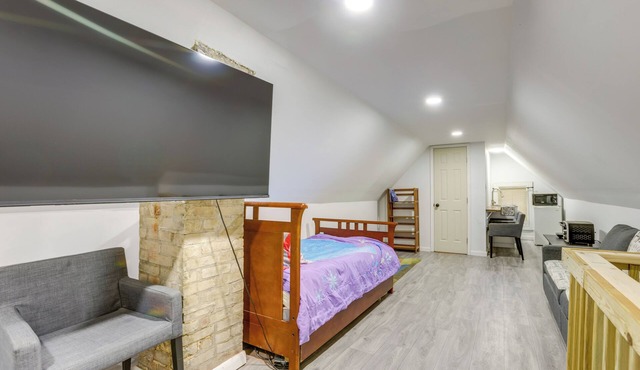 Walk to Potomac River! Studio w/Shared Sauna
