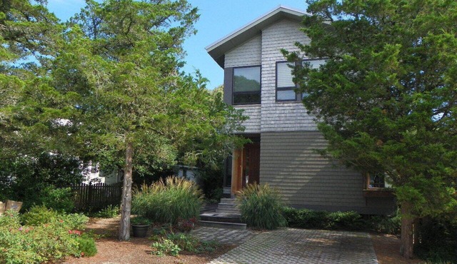 Walk to Pristine Beaches, Lake Lily, Lighthouse, and State Park Nature Trails. Sophisticated coastal living with a great location.