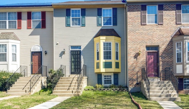 Walk to Red Jade Park: Upper Marlboro Townhome