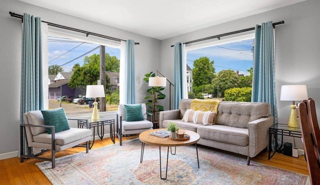 Walk to Restaurants & Pubs | Spacious | Best Beds