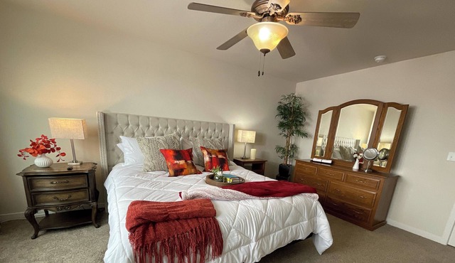 Walk To Restaurants, Shops, Brewery & More! Dog friendly on walking & bike trail