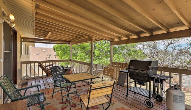 Walk to Rim View Trail: Page Home w/Deck & Yard