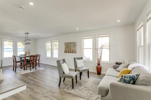 Walk to River, Parks and Dining Family Home with Yard