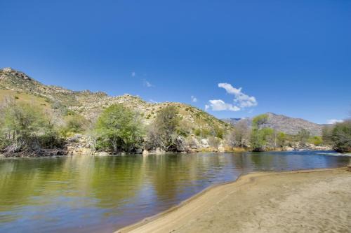 Walk to Riverfront Beach Kernville Escape