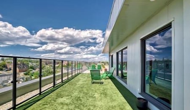 Walk to Saddledome |Rooftop Patio| Cgy Tower Views