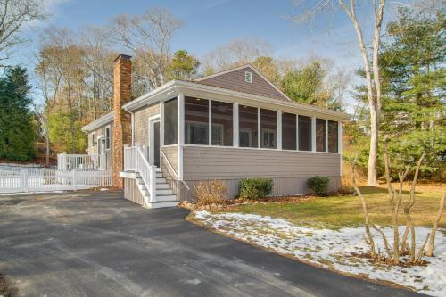 Walk to Sagamore Beach! Curated and Spacious Cottage