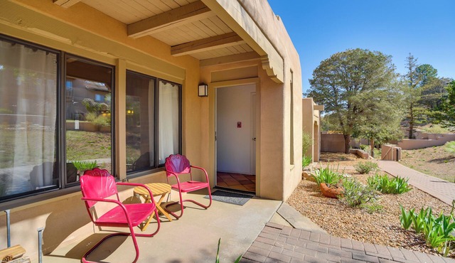Walk to Santa Fe Plaza: Condo w/Pool & Hot Tub!