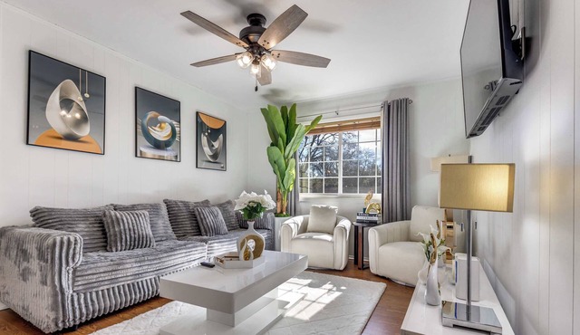 Walk to SFA – Quiet, Remodeled 2BR w/Fast Wi-Fi, Parking & Full Kitchen | Ideal for Families & Nurses