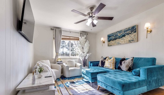 Walk to SFA – Quiet, Remodeled 2BR w/King Bed, Fast Wi-Fi, Parking & Full Kitchen | Ideal for Families & Nurses