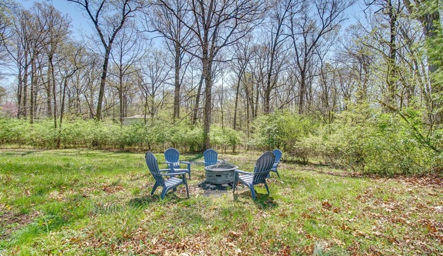 Walk to Shenandoah River: Homey Luray Cabin