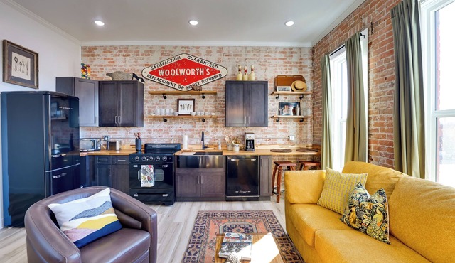 Walk to Shops & Eats: Charming Dtwn Emmett Apt!