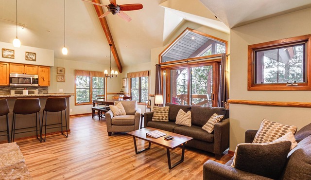 Walk to Shuttle, Lift & Main St! Breck Ski Base