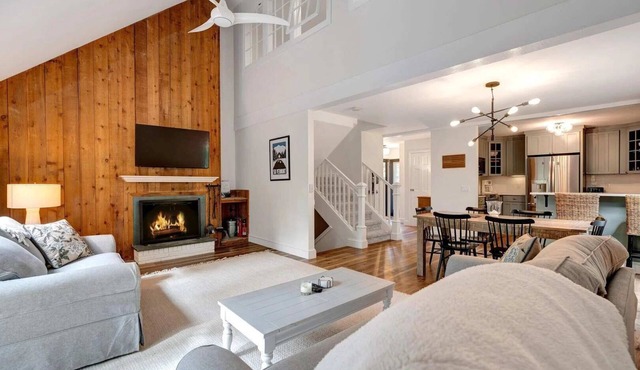 Walk to Ski Hill, Mountain Chalet - Kingswood 5F