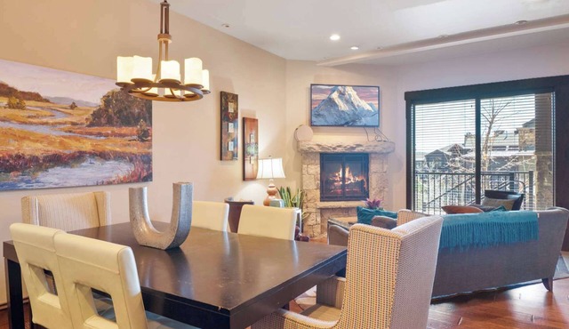 Walk to Ski Lifts & Scenic Views right from your balcony-Juniper Landing 3 Bedroom