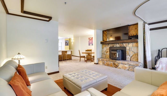 Walk to Ski Shuttle: Incline Village Condo