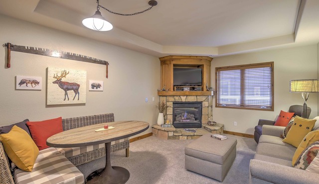 Walk to Ski Slopes & Main St: Cozy Breck Condo!